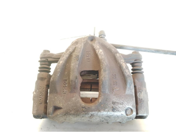 PINZA DEL IZQ TOYOTA AVENSIS Sedán (_T25_)|Desguaces La Cabaña