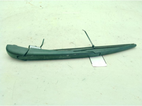 BRAZO LIMPIAPARABRISAS TRA PORTÓN TOYOTA YARIS CROSS (MXP_)|Desguaces La Cabaña