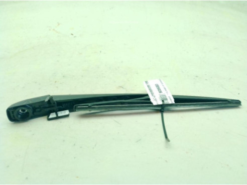 BRAZO LIMPIAPARABRISAS TRA PORTÓN TOYOTA YARIS CROSS (MXP_)|Desguaces La Cabaña