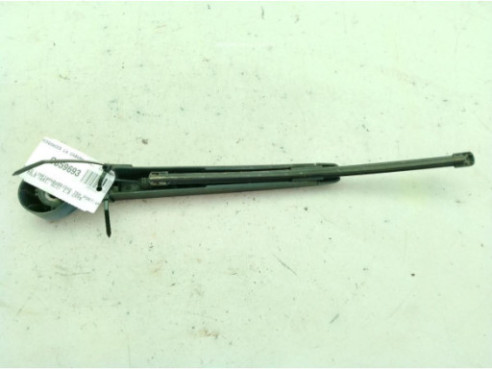 BRAZO LIMPIAPARABRISAS TRA PORTÓN VW POLO (6R1, 6C1)|Desguaces La Cabaña