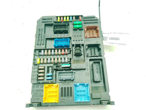 983070768000 CAJA FUSIBLES INTERIOR (BSI) PEUGEOT 2008 II|Desguaces La Cabaña