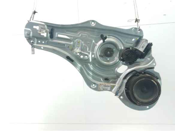 824703U120 ELEVALUNAS PUERTA LAT DEL IZQ KIA SPORTAGE (SL)|Desguaces La Cabaña