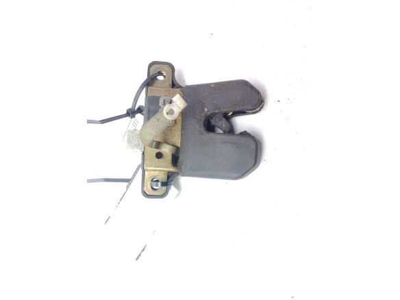 CERRADURA PORTON / TAPA MALETA SEAT TOLEDO II (1M2)|Desguaces La Cabaña