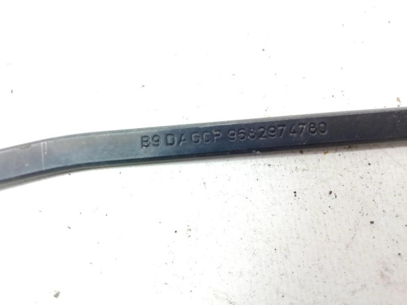 9682974780 BRAZO LIMPIAPARABRISAS DEL DER PEUGEOT PARTNER Furgón|Desguaces La Cabaña