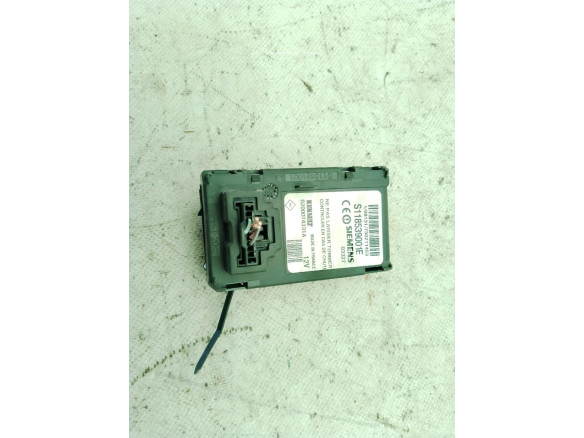 8200074331A LECTOR LLAVE RENAULT MEGANE II Sedán (LM0/1_)|Desguaces La Cabaña