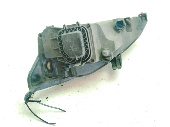 FARO DERECHO FORD FOCUS Sedán (DFW)|Desguaces La Cabaña