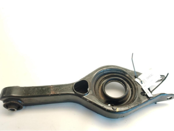 BRAZO SUSPENSION TRA DER INF CENTRAL KIA CEE'D (JD)|Desguaces La Cabaña