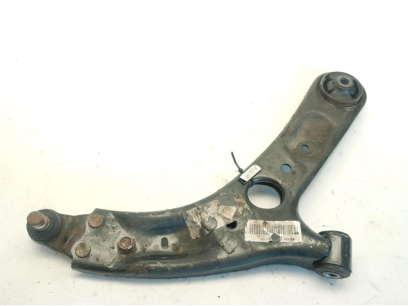 BRAZO SUSPENSION DEL DER INF KIA CEE'D (JD)|Desguaces La Cabaña
