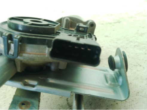 98110F2000  MOTOR LIMPIAPARABRISAS DEL KIA SPORTAGE (QL)|Desguaces La Cabaña