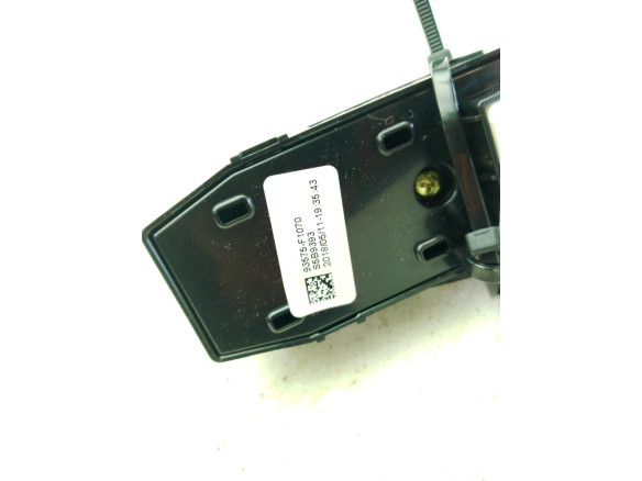 93575F1070 MANDO ELEVALUNAS PUERTA LAT DEL DER KIA SPORTAGE (QL)|Desguaces La Cabaña