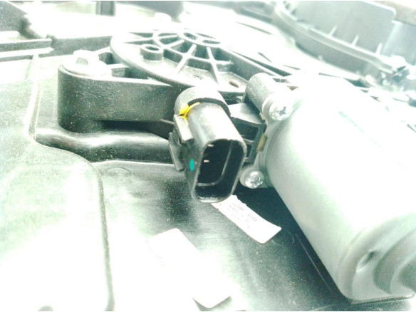 83470F1060 ELEVALUNAS PUERTA LAT TRA IZQ KIA SPORTAGE (QL)|Desguaces La Cabaña