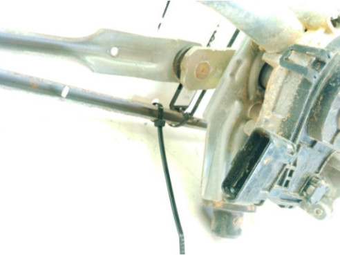 MOTOR LIMPIAPARABRISAS DEL KIA SPORTAGE V (NQ5)|Desguaces La Cabaña