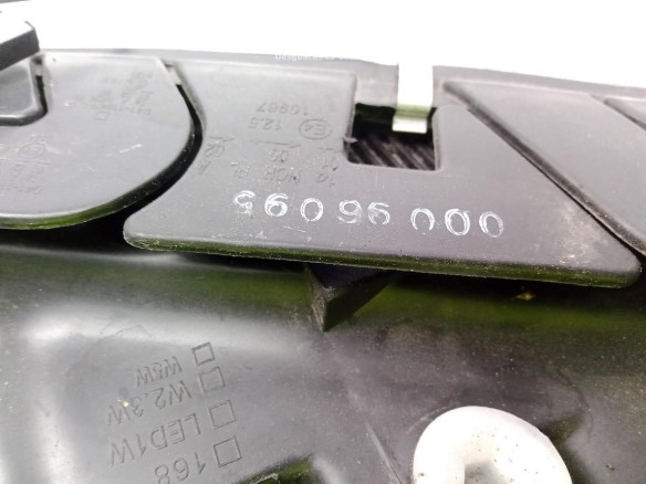 FARO DERECHO VW PASSAT (3B3)|Desguaces La Cabaña