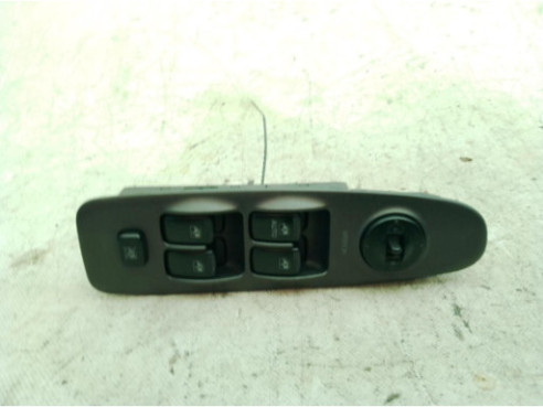 935702D900 MANDO ELEVALUNAS PUERTA LAT DEL IZQ HYUNDAI ELANTRA Sedán (XD)|Desguaces La Cabaña
