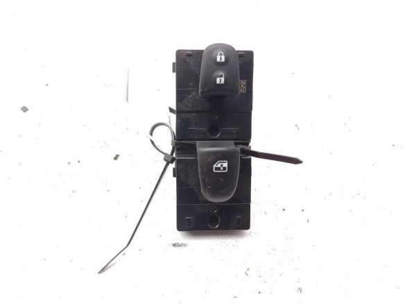 MANDO ELEVALUNAS PUERTA LAT DEL DER NISSAN QASHQAI II Todo terreno, cerrada (J11, J11_)|Desguaces La Cabaña