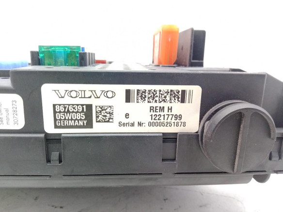 12217799 CAJA FUSIBLES INTERIOR (BSI) VOLVO XC90 I (275) |Desguaces La Cabaña