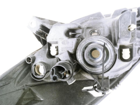 8200733877 FARO DERECHO DACIA SANDERO|Desguaces La Cabaña