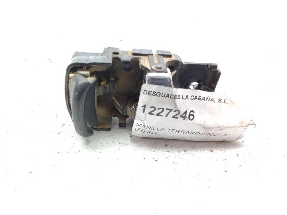 MANILLA PUERTA LAT DEL IZQ INT NISSAN TERRANO II (R20)|Desguaces La Cabaña