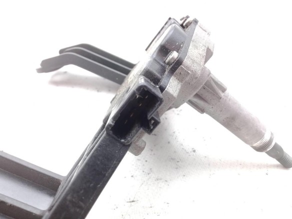 987003W000 MOTOR LIMPIAPARABRISAS TRA KIA SPORTAGE (SL) |Desguaces La Cabaña