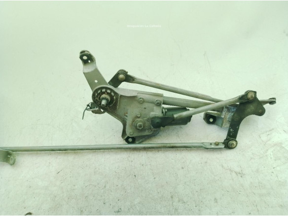 8250A138  MOTOR LIMPIAPARABRISAS DEL MITSUBISHI GRANDIS (NA_W)|Desguaces La Cabaña
