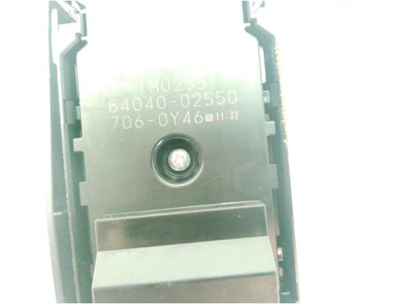 8404002550 MANDO ELEVALUNAS PUERTA LAT DEL IZQ TOYOTA YARIS CROSS (MXP_)|Desguaces La Cabaña
