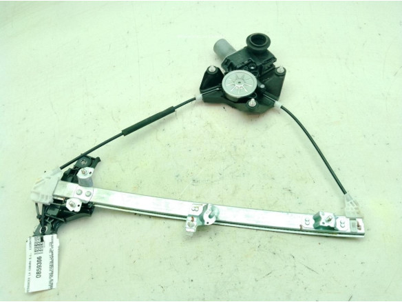 857200D610 ELEVALUNAS PUERTA LAT TRA IZQ TOYOTA YARIS CROSS (MXP_)|Desguaces La Cabaña