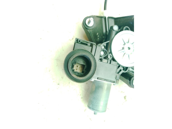 857200D610 ELEVALUNAS PUERTA LAT TRA IZQ TOYOTA YARIS CROSS (MXP_)|Desguaces La Cabaña