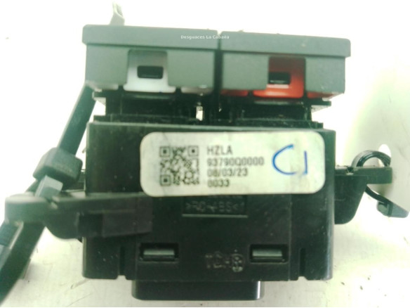 93790Q0000 INTERRUPTOR WARNING HYUNDAI i20 III (BC3, BI3)|Desguaces La Cabaña