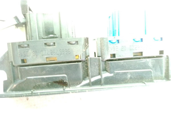 96657927ZD MANDO ELEVALUNAS PUERTA LAT DEL IZQ CITROEN C-ELYSEE|Desguaces La Cabaña