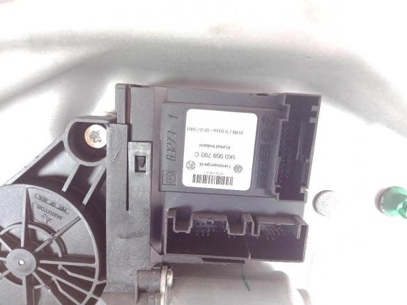 1T0959701 ELEVALUNAS PUERTA LAT DEL IZQ VW CADDY III Furgón (2KA, 2KH, 2CA, 2CH) |Desguaces La Cabaña