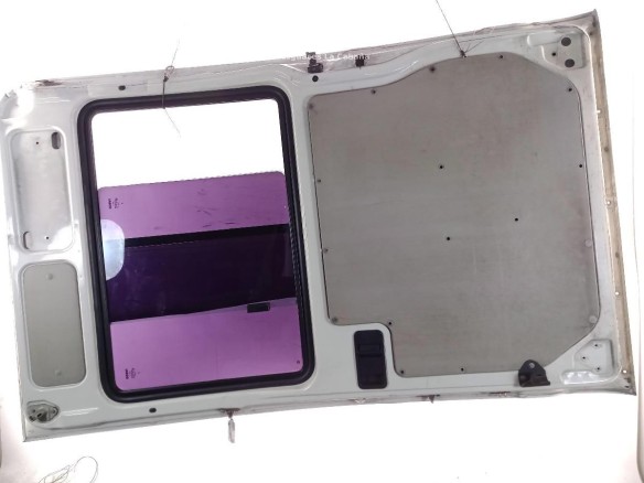 PUERTA LAT TRA DER IVECO DAILY III Furgón/ranchera familiar |Desguaces La Cabaña