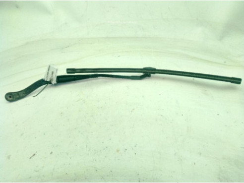 A2048200044 BRAZO LIMPIAPARABRISAS DEL IZQ MERCEDES BENZ CLASE C (W204)|Desguaces La Cabaña