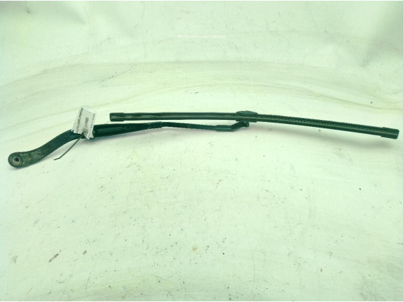 A2048200044 BRAZO LIMPIAPARABRISAS DEL IZQ MERCEDES BENZ CLASE C (W204)|Desguaces La Cabaña
