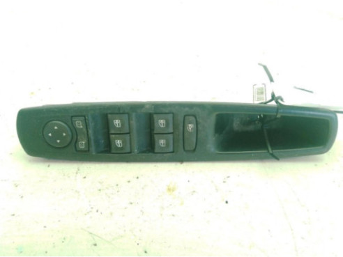 MANDO ELEVALUNAS PUERTA LAT DEL IZQ RENAULT MEGANE III Fastback (BZ0_)|Desguaces La Cabaña