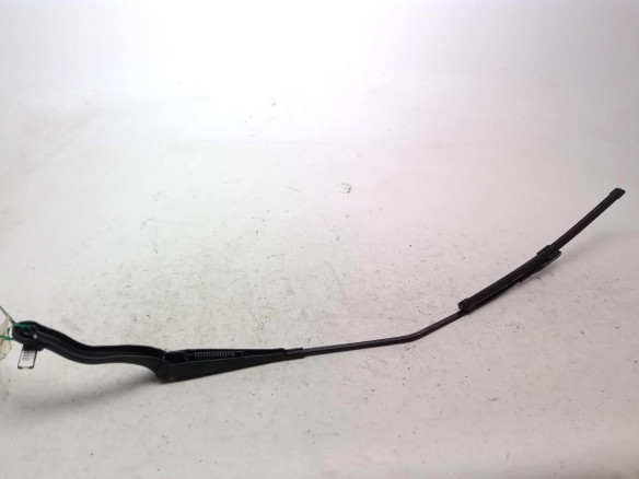 BRAZO LIMPIAPARABRISAS DEL DER OPEL CORSA E (X15)|Desguaces La Cabaña