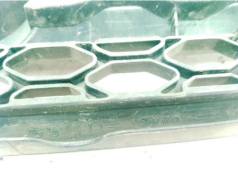 5311142070 REJILLA / CALANDRA TOYOTA RAV 4 II (_A2_)|Desguaces La Cabaña