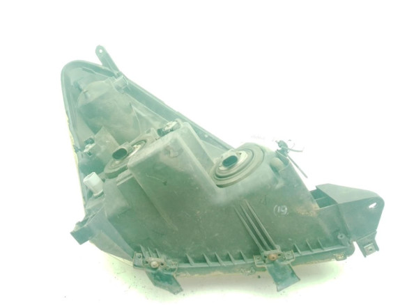 811700F010 FARO IZQUIERDO TOYOTA COROLLA Verso (ZER_, ZZE12_, R1_)|Desguaces La Cabaña