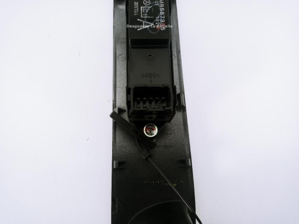 MANDO ELEVALUNAS PUERTA LAT DEL DER MITSUBISHI L 200 / TRITON (KA_T, KB_T) |Desguaces La Cabaña