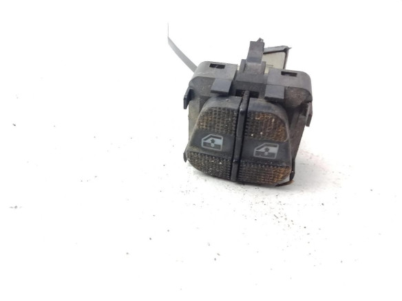 MANDO ELEVALUNAS PUERTA LAT DEL IZQ VW GOLF III (1H1)|Desguaces La Cabaña