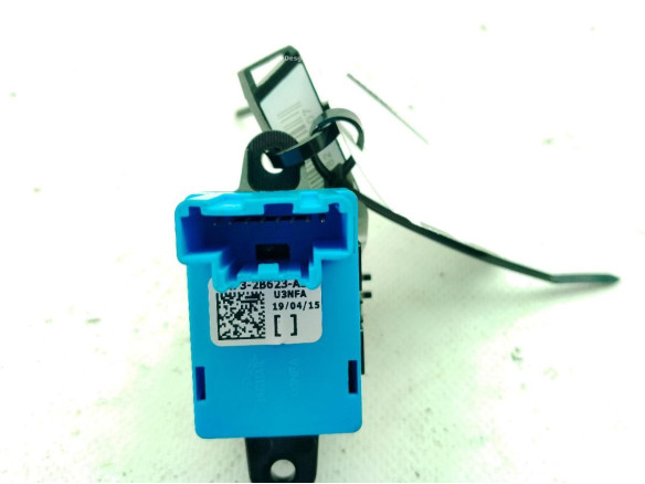 T2H39311 INTERRUPTOR FRENO MANO ELECTRICO JAGUAR XE (X760)|Desguaces La Cabaña