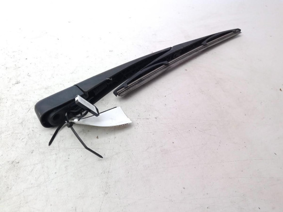 988111H000 BRAZO LIMPIAPARABRISAS TRA PORTÓN KIA CEE'D Fastback (ED)|Desguaces La Cabaña