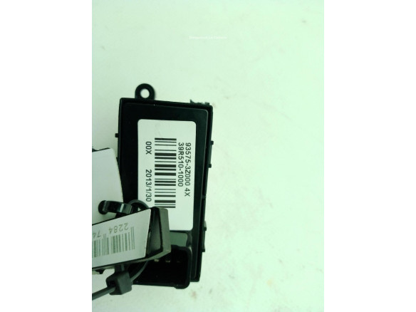 935763Z000 MANDO ELEVALUNAS PUERTA LAT DEL DER HYUNDAI i40 (VF)|Desguaces La Cabaña