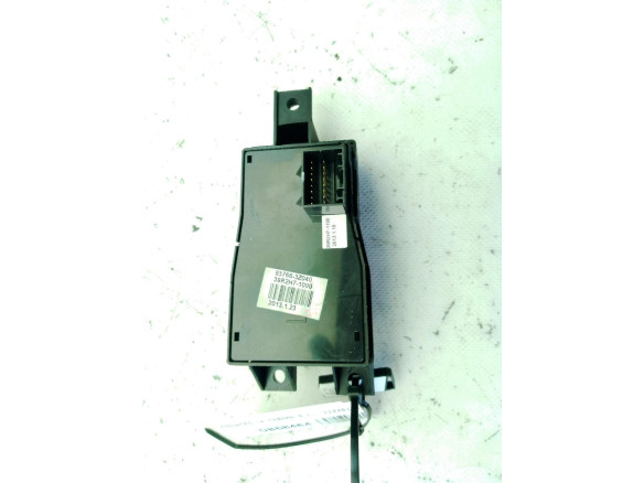 INTERRUPTOR FRENO MANO ELECTRICO HYUNDAI i40 (VF)|Desguaces La Cabaña