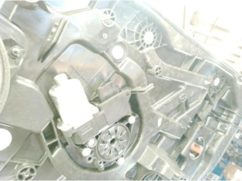 824813Z000 ELEVALUNAS PUERTA LAT DEL DER HYUNDAI i40 (VF)|Desguaces La Cabaña