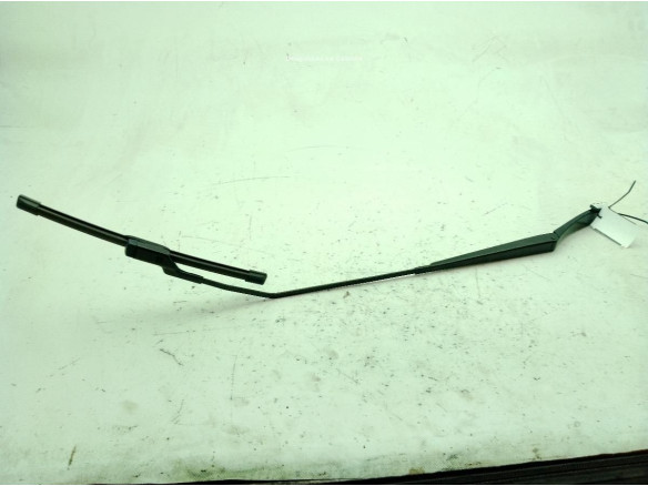 BRAZO LIMPIAPARABRISAS DEL DER FORD PUMA|Desguaces La Cabaña