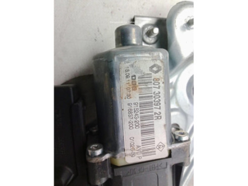 807303972R ELEVALUNAS PUERTA LAT DEL DER RENAULT MEGANE III Fastback (BZ0_)|Desguaces La Cabaña