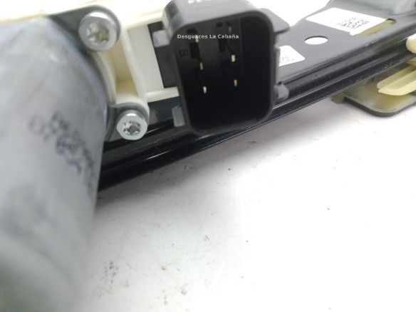 BM51A23200BE ELEVALUNAS PUERTA LAT DEL DER FORD FOCUS III|Desguaces La Cabaña