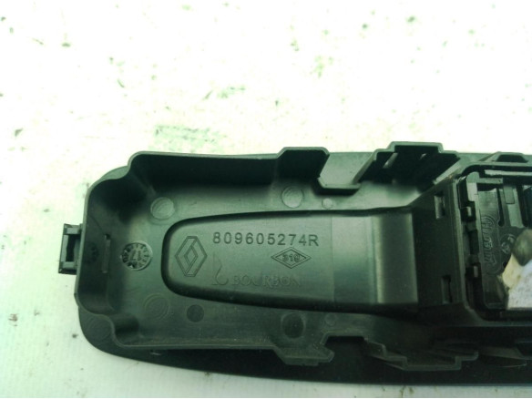 829605274R MANDO ELEVALUNAS PUERTA LAT DEL DER RENAULT MEGANE IV (B9A/M_)|Desguaces La Cabaña
