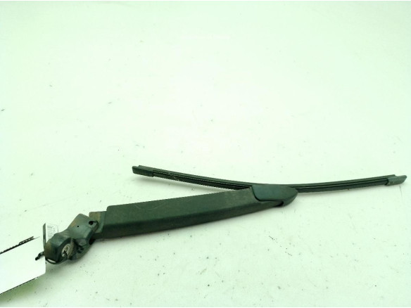 BRAZO LIMPIAPARABRISAS TRA PORTÓN HYUNDAI i30 (GD)|Desguaces La Cabaña