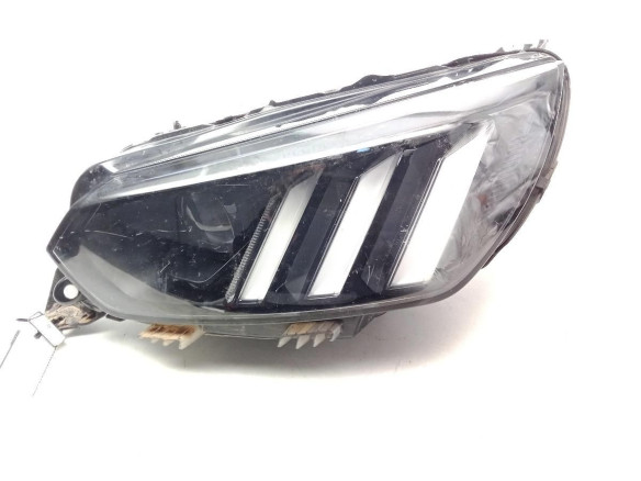 9823194180 FARO IZQUIERDO PEUGEOT 2008 II|Desguaces La Cabaña